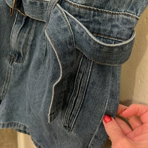 Polly denim belted shorts jumper - EUC - size 4 - Picture 8 of 8